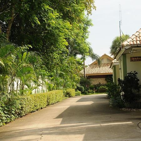 Saraburi Garden Resort Esterno foto