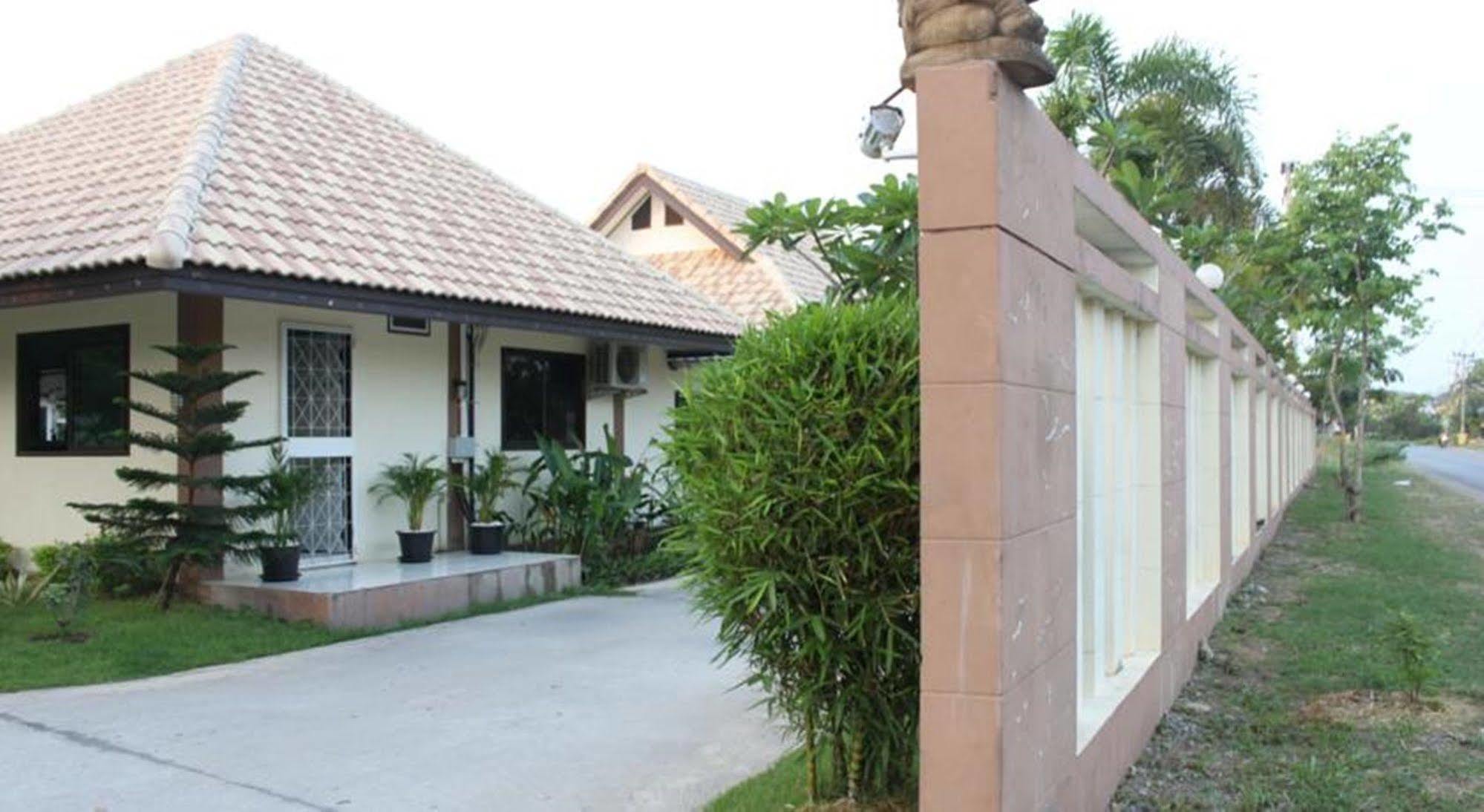 Saraburi Garden Resort Esterno foto